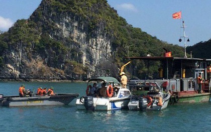 Nguyên nhân du khách nước ngoài rơi xuống vịnh Hạ Long, tạ buộc ở chân