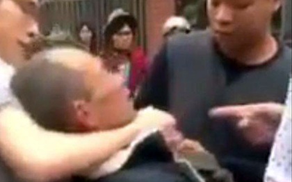 Hai cha con đánh người thương binh sau va chạm giao thông khai gì?