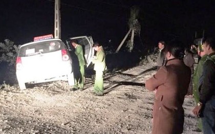 Khách dùng đá đập đầu tài xế để cướp taxi trong đêm