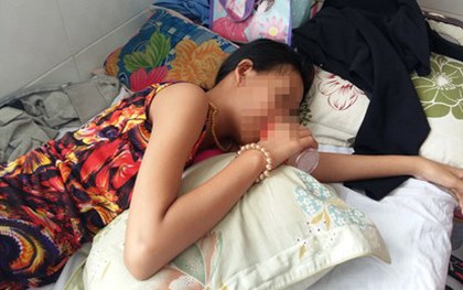 Một học sinh lớp 4 bị mẹ bạn cùng lớp đánh nhập viện