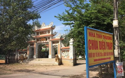 Chuyện nữ sinh có bầu với đại gia gõ cửa chùa xin... đẻ