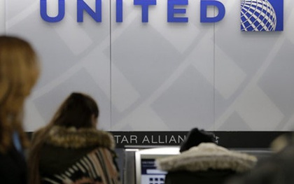 United Airlines thay đổi chính sách đặt chỗ cho phi hành đoàn