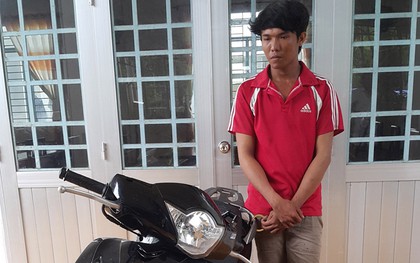 Ngáo đá chặn đường cướp xe trong lúc đi cùng bạn gái