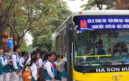 Hà Nội: Xe buýt dành riêng cho học sinh để giảm tắc đường?