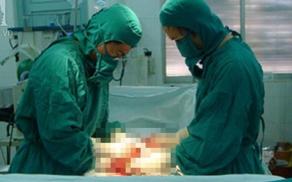 Bé trai 12 tuổi phải cắt bỏ một bên tinh hoàn vì căn bệnh vùng kín oái oăm