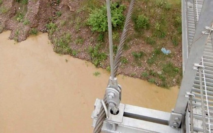 Đi học về, 2 bé trai 5 tuổi rủ nhau tắm sông bị đuối nước