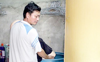 Bỏ vợ bị thương vào thùng nước đến chết rồi nói tự tử