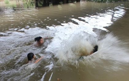 Quảng Ninh: Trượt chân xuống hồ, hai chị em ruột chết thảm