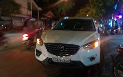 Hải Phòng: Một phụ nữ lái Mazda gây tai nạn liên hoàn