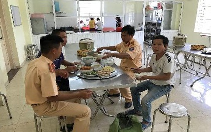 Câu chuyện xúc động của người đàn ông vùng cao bắt nhầm xe về quê