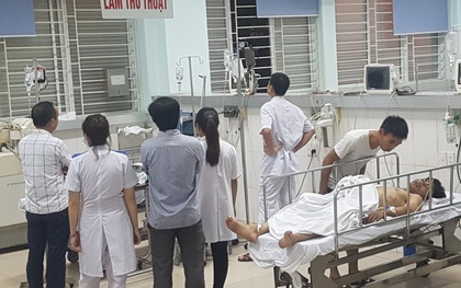 Hải Phòng: Tường đổ khiến giám đốc và công nhân nguy kịch