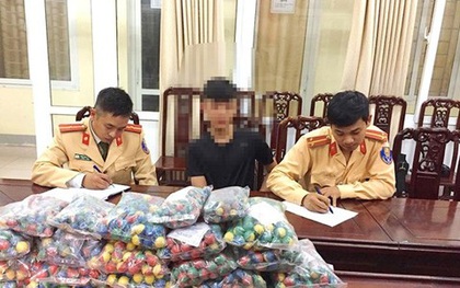 Nghệ An: Nam học sinh THPT vận chuyển hơn 2.000 quả pháo bi trái phép