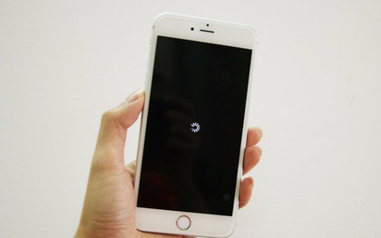 iPhone đang gặp phải lỗi nghiêm trọng: Nóng máy, tự khóa màn hình và respring