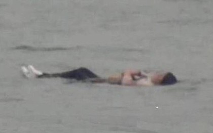 Bi hài người phụ nữ nhảy xuống sông tự tử nhưng không thành vì lý do bất ngờ