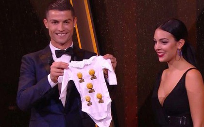 Con gái Ronaldo và Georgina được tặng món quà nhỏ siêu dễ thương