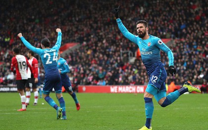 Giroud tỏa sáng phút cuối, giải cứu Arsenal