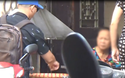 Clip: Nhập vai du khách nước ngoài đi mua bánh rán trên phố cổ Hà Nội, tìm hiểu thực hư "luật bán hàng cho Tây"