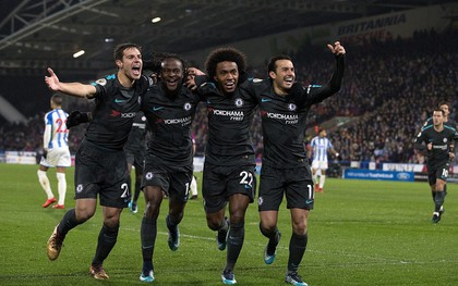Chelsea tìm lại chiến thắng, thổi hơi nóng rát vào gáy Man Utd