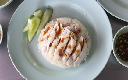Món cơm gà chưa đến 30k ở Thái Lan có gì đặc biệt mà khiến khách xếp hàng dài chờ ăn