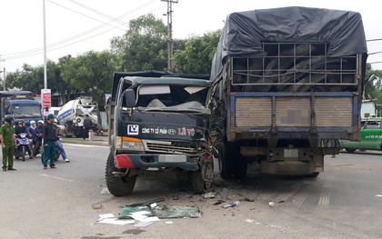 Đà Nẵng: Hai xe tải tông nhau, tài xế mắc kẹt trong cabin, giao thông ùn ứ kéo dài