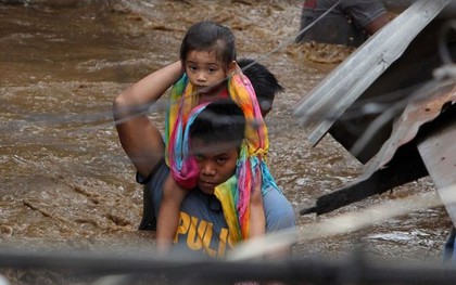 Tiến về Việt Nam, bão Tembin làm gần 90 người chết ở Philippines