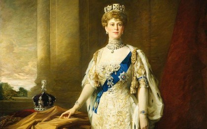 9 nữ hoàng kỳ quặc trong lịch sử: Từ hậu cung toàn mỹ nam cho tới hoàng hậu lẳng lơ bậc nhất thế giới