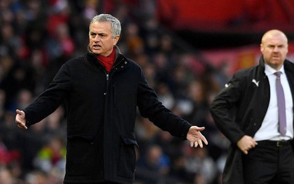 Suýt thua Burnley, Mourinho đổ lỗi "M.U không có nhiều tiền mua cầu thủ như Man City"