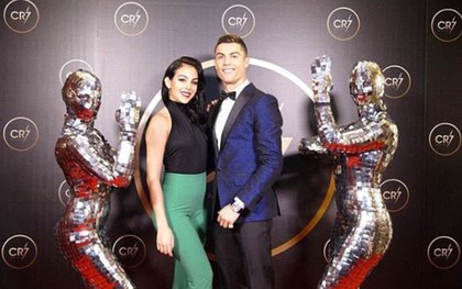Ronaldo tôn vinh chính bản thân mình theo cách rất... CR7