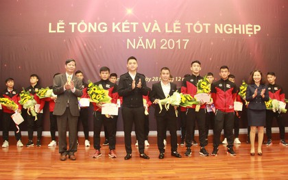 Bàn giao cầu thủ cho 9 CLB chuyên nghiệp, PVF cam kết tiếp tục phát triển bóng đá trẻ