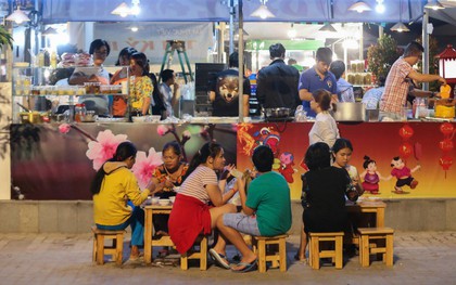 Món ngon hội tụ tại phố ẩm thực ở Nam Sài Gòn