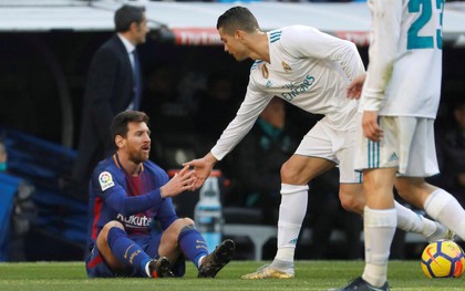 Ronaldo: "Tôi không xứng giành Quả bóng vàng, Messi mới là người xuất sắc nhất"?