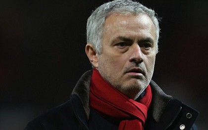 Fan M.U đòi sa thải Mourinho: "Tốn 300 triệu bảng và không khá hơn David Moyes"
