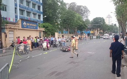 Hà Nội: Nam thanh niên đang chạy xe máy bất ngờ ngã ra đường, tử vong tại chỗ