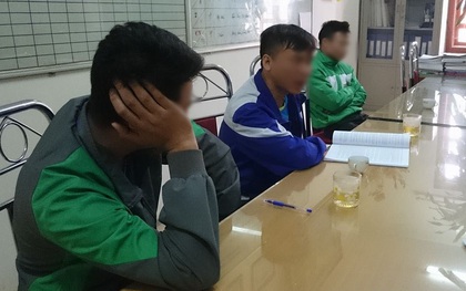 Hà Nội: Lần đầu tiên xử phạt 6 triệu đồng với 3 tài xế taxi tè bậy ngoài đường
