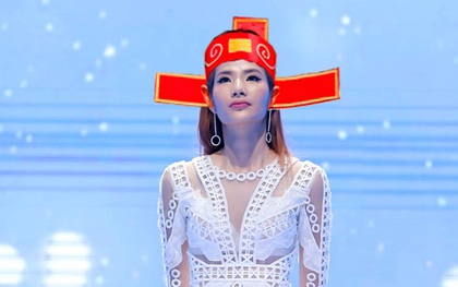 Clip hot: "Dân ta phải biết sử ta, cái gì không biết thì tra Hoàng Thùy"