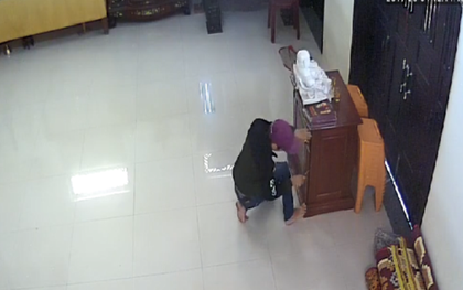 Clip: Nam thanh niên cạy thùng công đức trong chùa ở Quảng Nam để trộm tiền