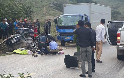 Sơn La: Ô tô đâm trúng xe tải chạy ngược chiều, 4 người tử vong một người bị thương nặng