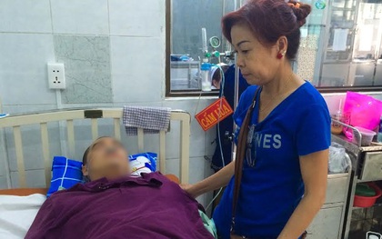 Mẹ tài xế GrabBike bị xe ôm đâm gục ở Sài Gòn: "Nhìn con máu me đầy người, lòng tôi đau như dao cắt"