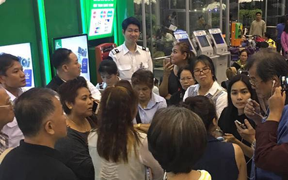 Bị công ty đa cấp lừa bán tour giá rẻ, hơn 2.000 du khách mắc kẹt tại sân bay Thái Lan