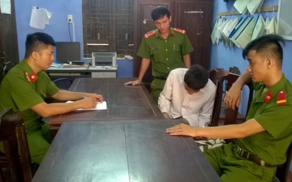 Huế: Mâu thuẫn với vợ, dùng dao sát hại em ruột rồi cố thủ trong nhà