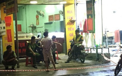 Hai vợ chồng lao ra đường ẩu đả, vợ chết chồng nguy kịch