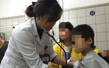 Ăn thịt bò khô nhuộm phẩm màu, bệnh nhi bị tan máu cấp nguy hiểm tính mạng