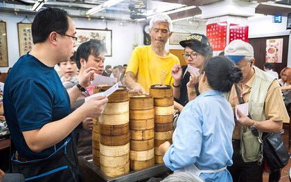 Đang đối mặt với nguy cơ đóng cửa nhưng nhà hàng dim sum này ở Hồng Kông lại càng đông khách đến không ngờ