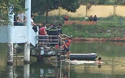 Chèo thuyền trên hồ, hai học sinh cấp 3 tử nạn
