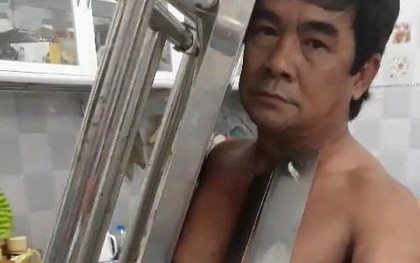 Người đàn ông có khả năng "hút" bàn inox nặng 20 kg