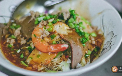 Lâu lâu đổi vị với những món ăn kiểu trộn vừa độc vừa lạ nhưng không kém phần thơm ngon ở Sài Gòn