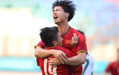 Việt Nam 2-1 Seoul FC: Dấu ấn cặp bài trùng Quang Hải - Công Phượng