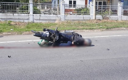 Xe máy tông máy cày, một người chết tại chỗ