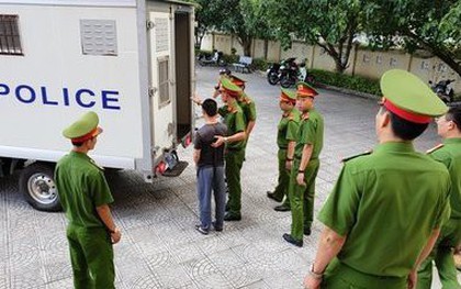 Nỗi đau của người cha già đi xin từng đồng bồi thường cho gia đình bị hại