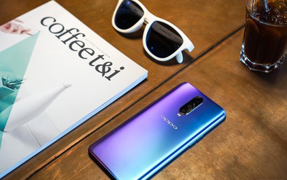 Mở hộp điện thoại Oppo R17 Pro xanh xanh hồng hồng chị em nhìn vào thích mê